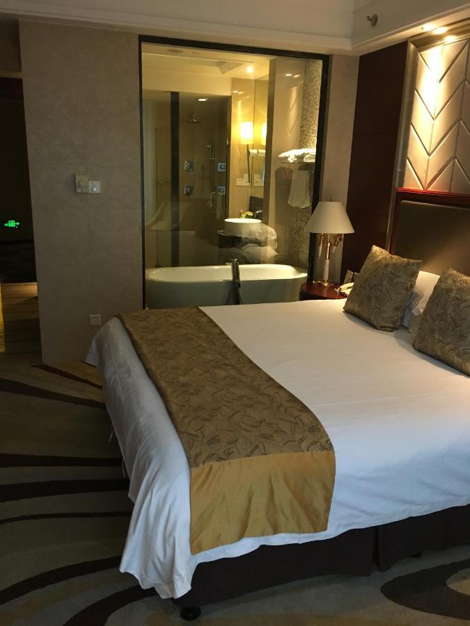 Ramada Yangzhou Baoying Hotel Exterior foto