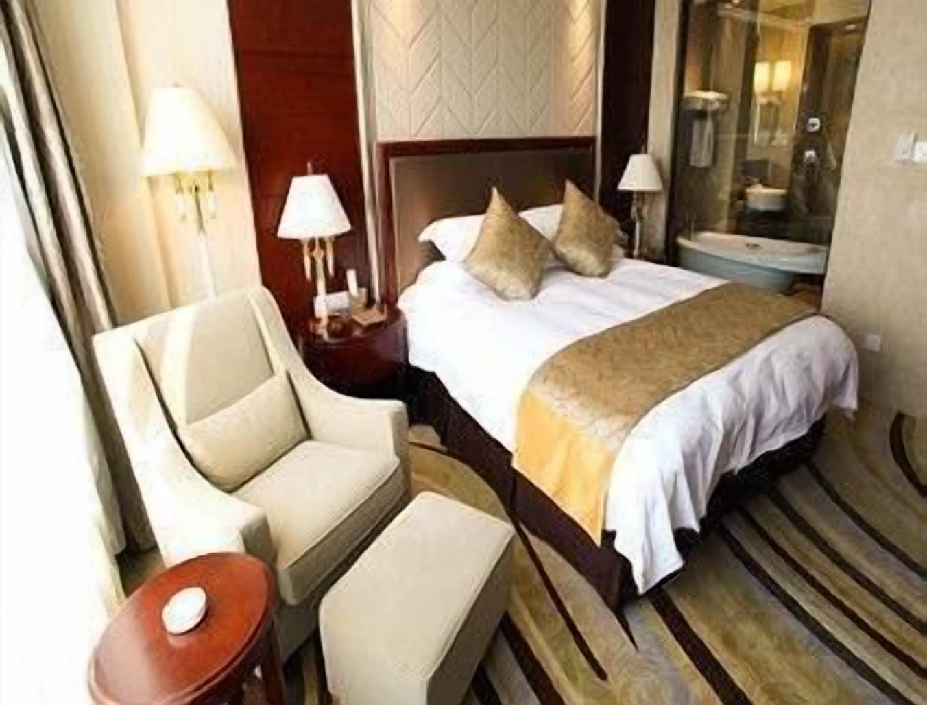 Ramada Yangzhou Baoying Hotel Exterior foto